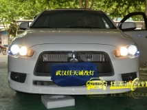 三菱翼神 改装奥迪Q5透镜13款 宝马款白色天使眼
