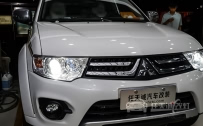 三菱帕杰罗劲畅 大灯改装德国海拉5双光透镜、。全新飞利浦XV灯泡、澳兹姆安定器