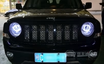 [十堰改灯]Jeep自由客 大灯改装全新进口海拉5透镜、全新欧司朗D1S灯泡 白色光导天使眼
