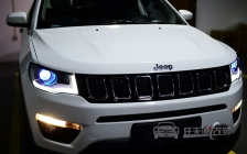 新款Jeep指南者大灯改装 任天诚定制黄金版透镜、飞利浦XV 增亮50%灯泡、蓝色恶魔眼